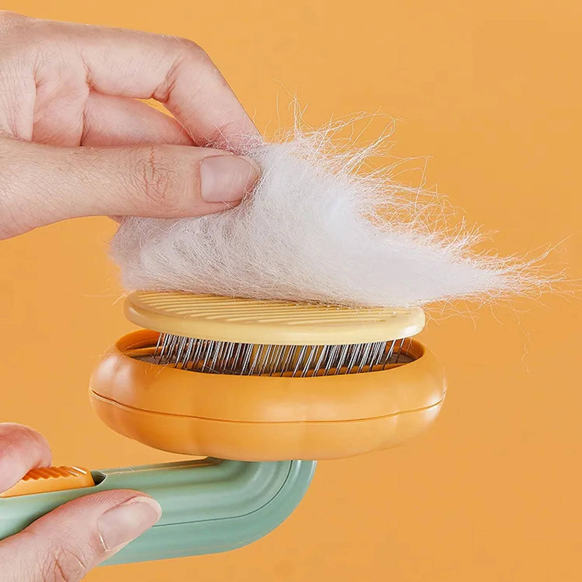 The PET brush ™ - Get a hair-free home